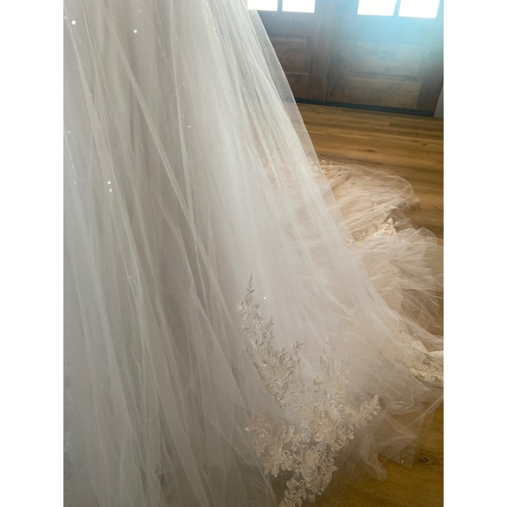 Morilee Madeline Gardner NWT Floral Tulle Wedding Dress V-Neck Cathedral Train 4 - Picture 9 of 16